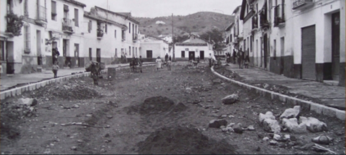 foto de la calle y la carbonería en 1930